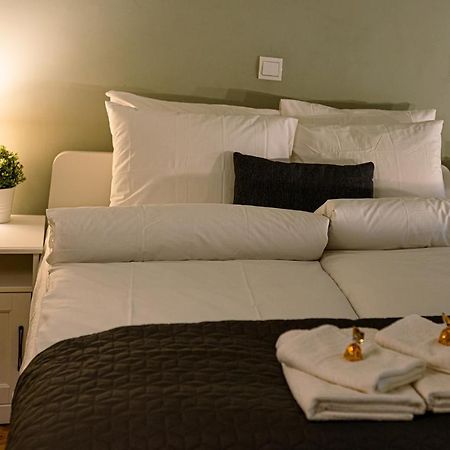 La Bella - Entire Apartment Near Gozsdu Udvar ブダペスト エクステリア 写真